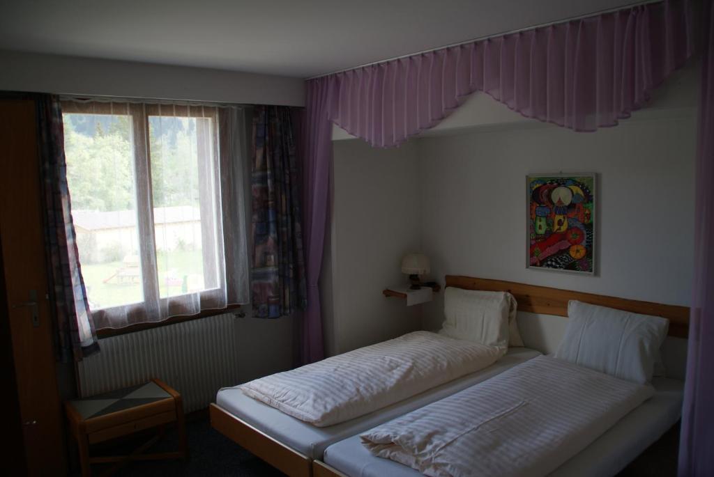 Hotel Pension Spycher Kandersteg Chambre photo