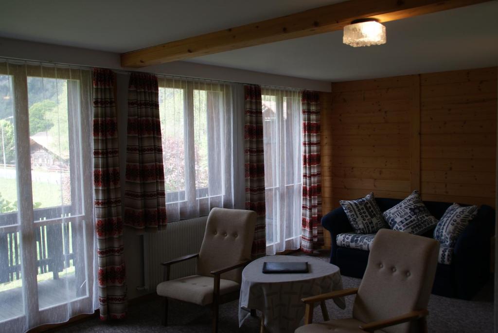 Hotel Pension Spycher Kandersteg Extérieur photo